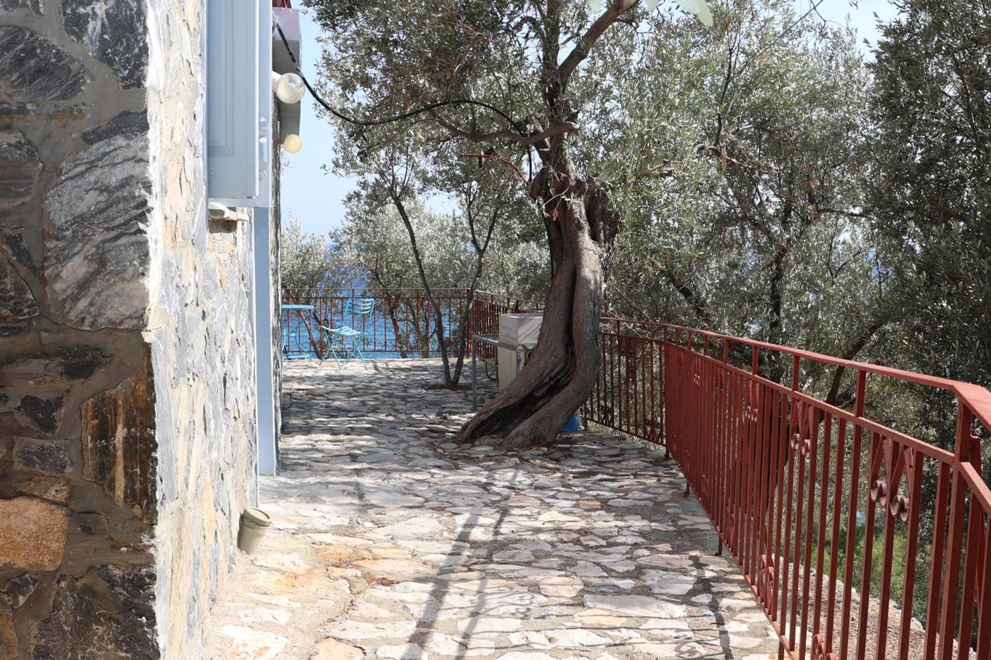 Δωμάτια Κόκκινος Πύργος Plomari Exteriér fotografie