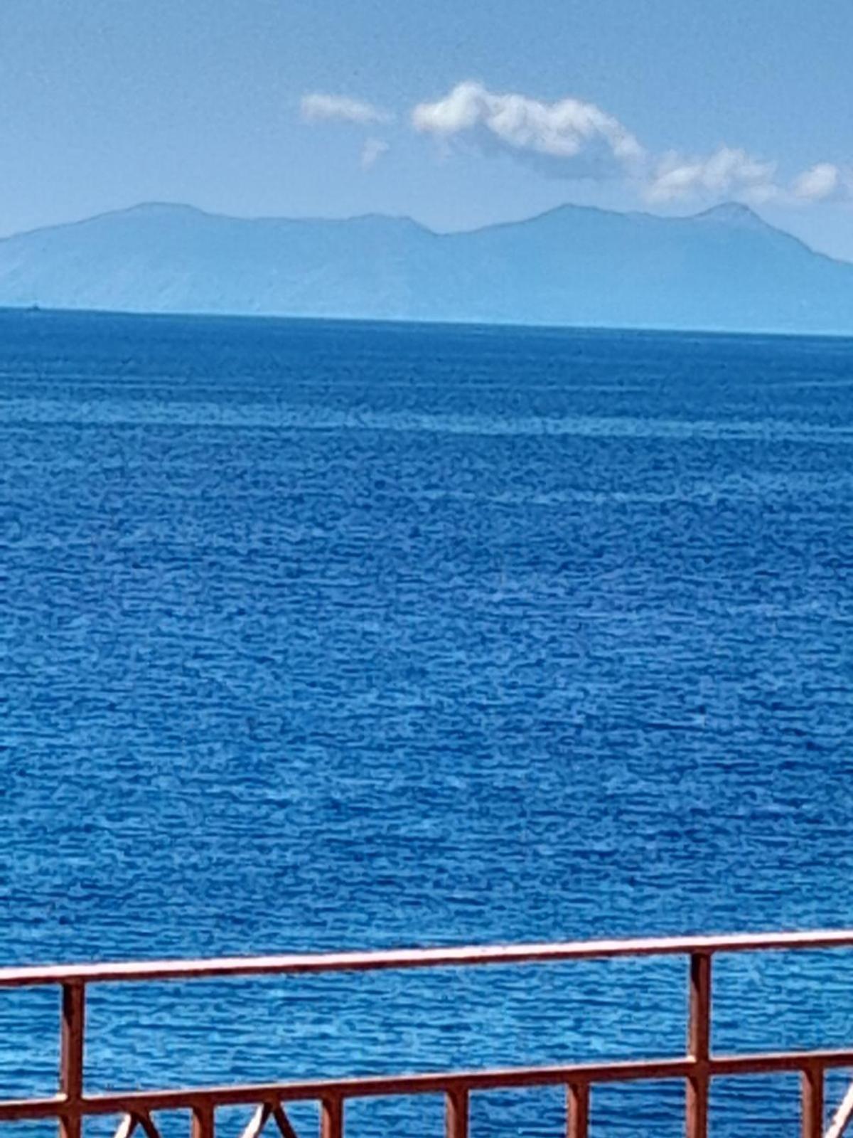 Δωμάτια Κόκκινος Πύργος Plomari Exteriér fotografie