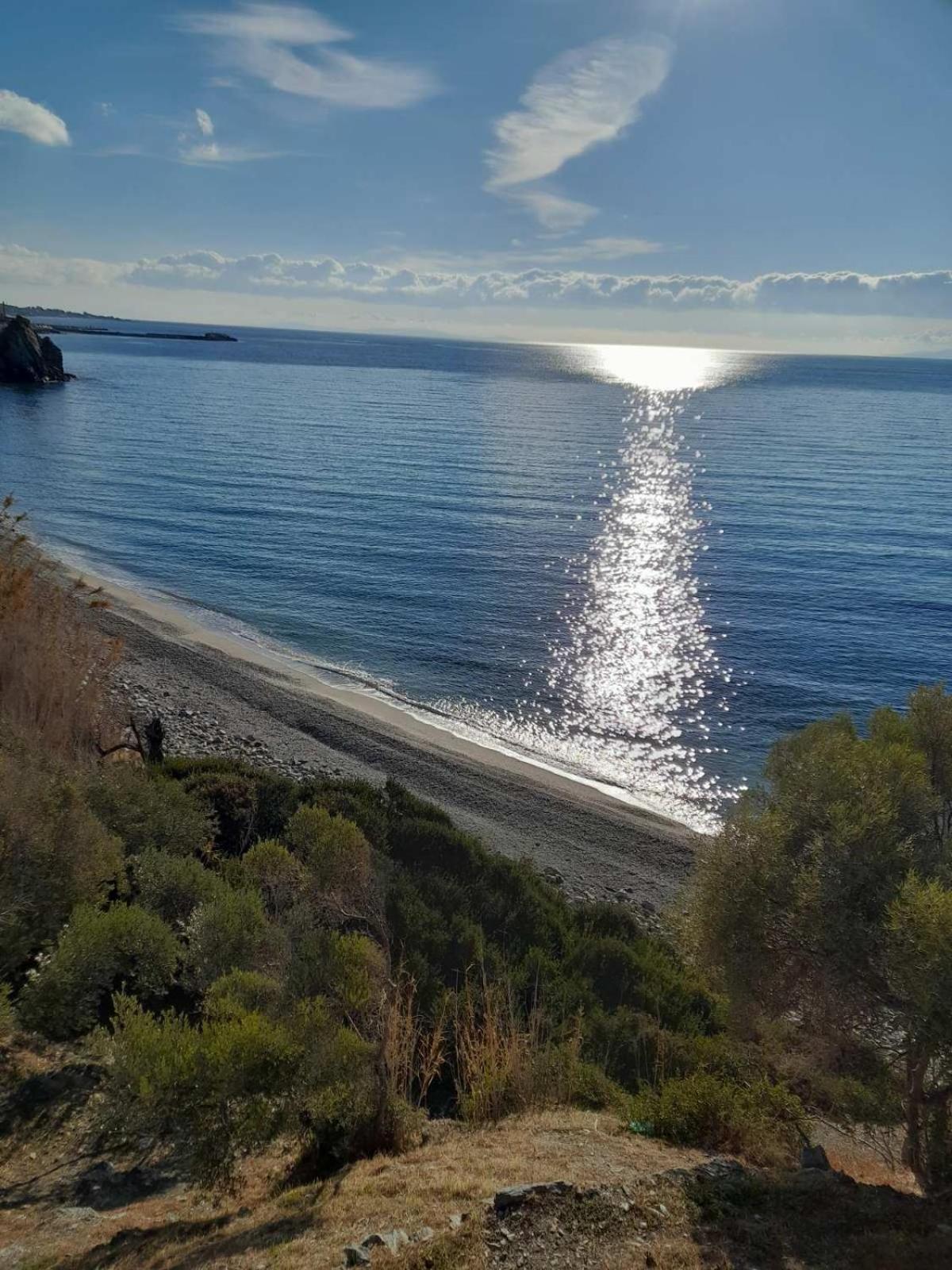 Δωμάτια Κόκκινος Πύργος Plomari Exteriér fotografie